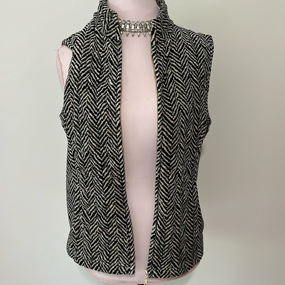 Charter club, black and tan, detailed vest size large